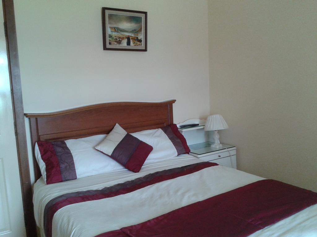 Achill West Coast House Bed & Breakfast Dooagh ภายนอก รูปภาพ