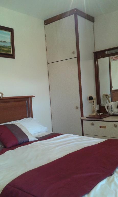 Achill West Coast House Bed & Breakfast Dooagh ภายนอก รูปภาพ