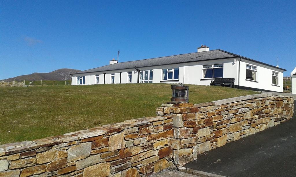 Achill West Coast House Bed & Breakfast Dooagh ภายนอก รูปภาพ
