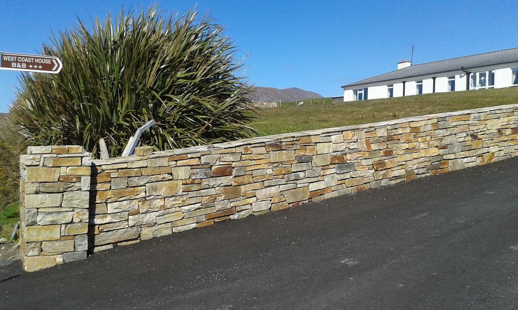 Achill West Coast House Bed & Breakfast Dooagh ภายนอก รูปภาพ