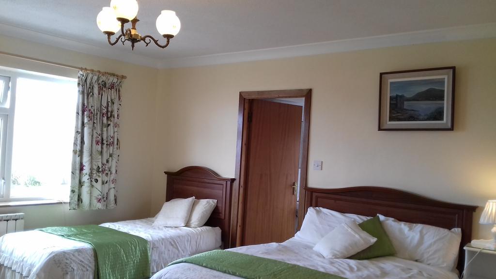 Achill West Coast House Bed & Breakfast Dooagh ภายนอก รูปภาพ